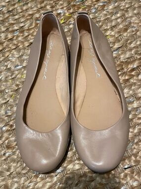 Womens Easy Spirit Size 6 Tan Nude Leather Ballet Flats